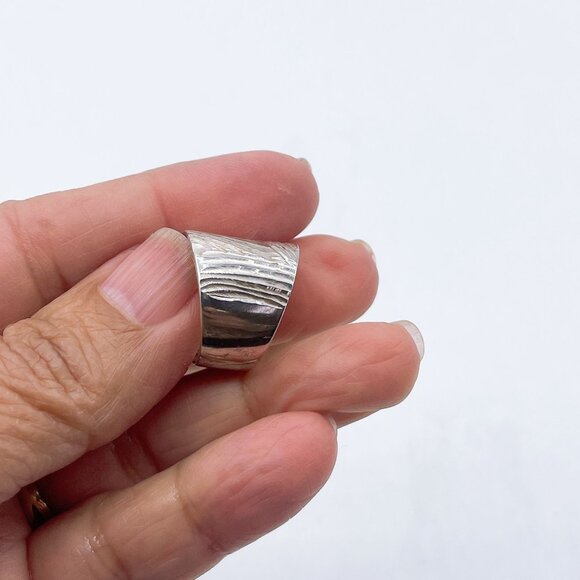 925 Handcrafted Silver Wide Band Ring With Textured Design 6.5 - Picture 7 of 9